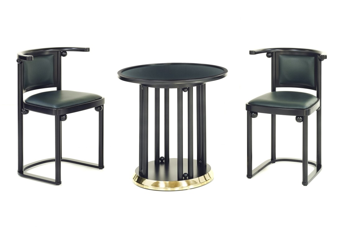 WITTMANN_FledermausChairs_Table