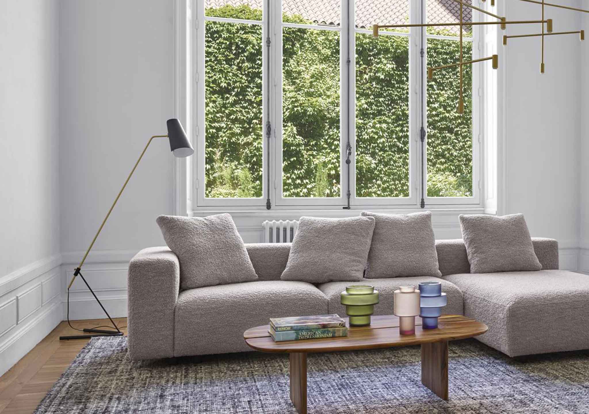 Ligne Roset: G21 Floor Lamp in Black Ligne Roset: G21 Floor Lamp in Black