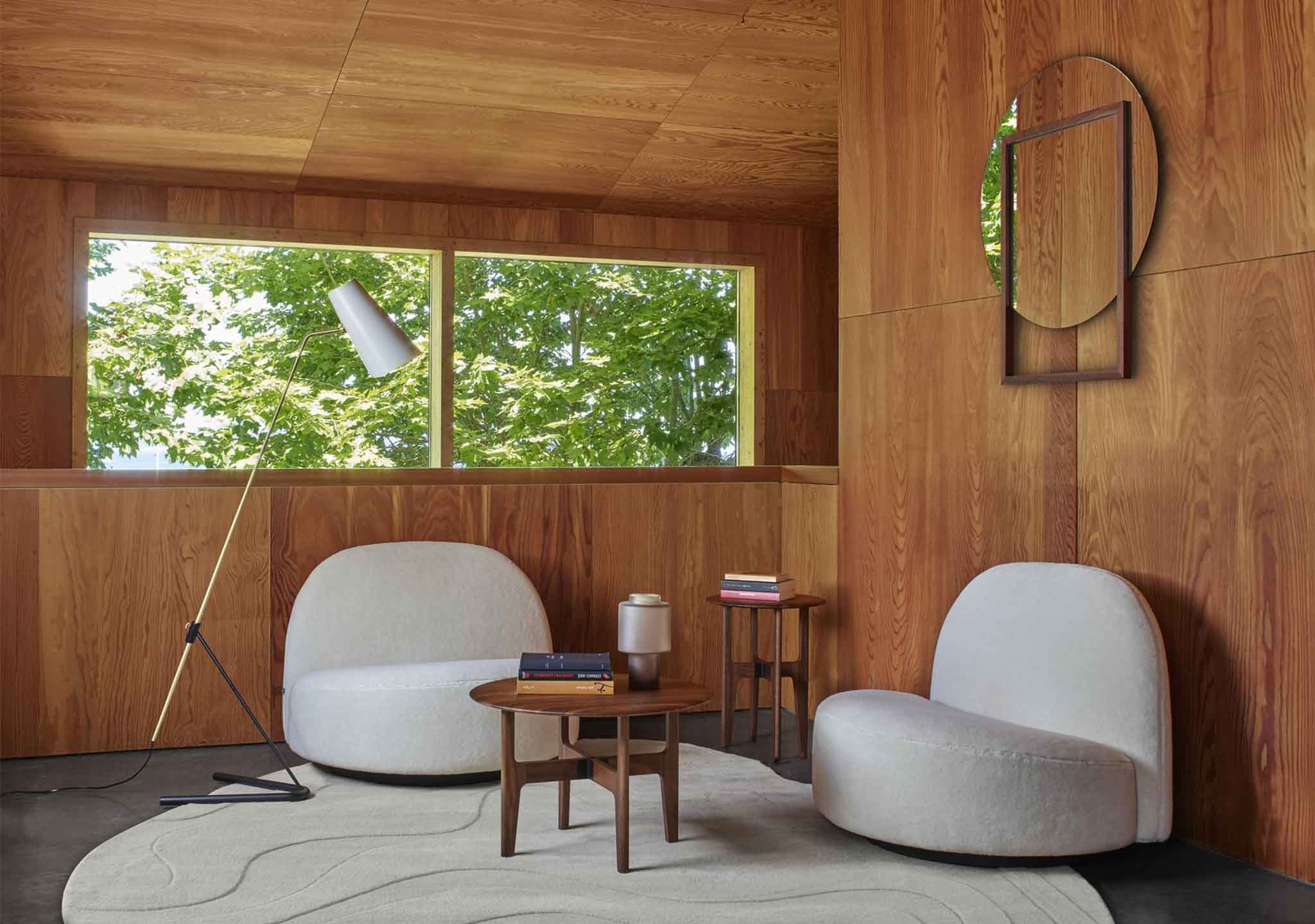 Ligne Roset: G21 Floor Lamp in Black Ligne Roset: G21 Floor Lamp in Black