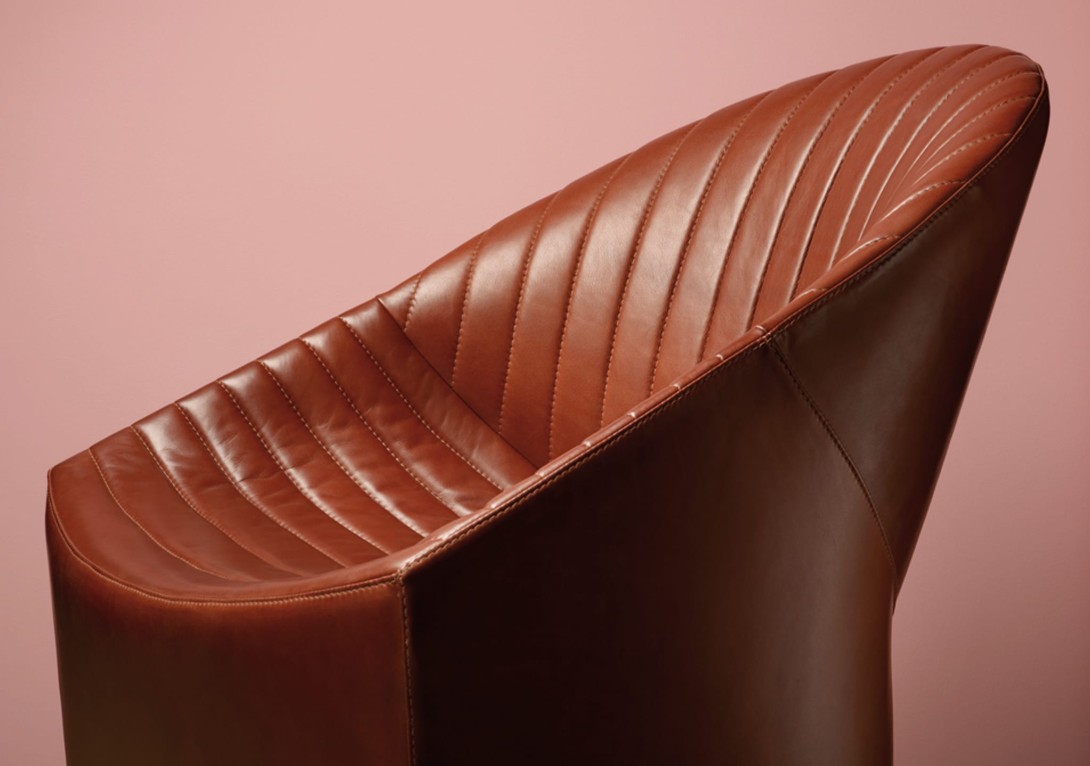 WITTMANN Oyster Armchair in custom leather