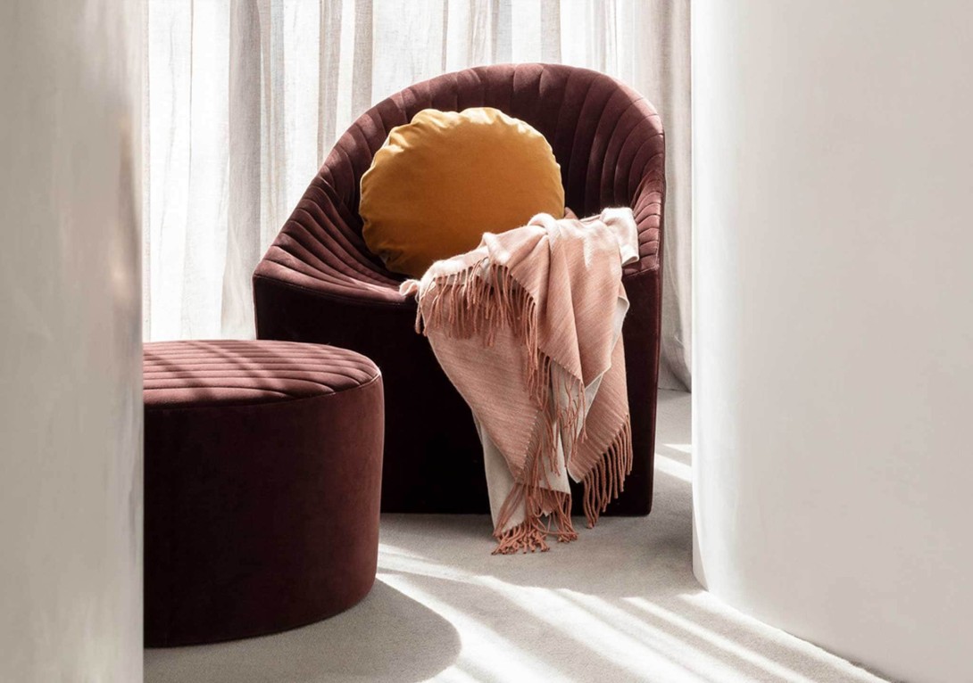Wittmann Oyster Armchair in Velvet Chestnut