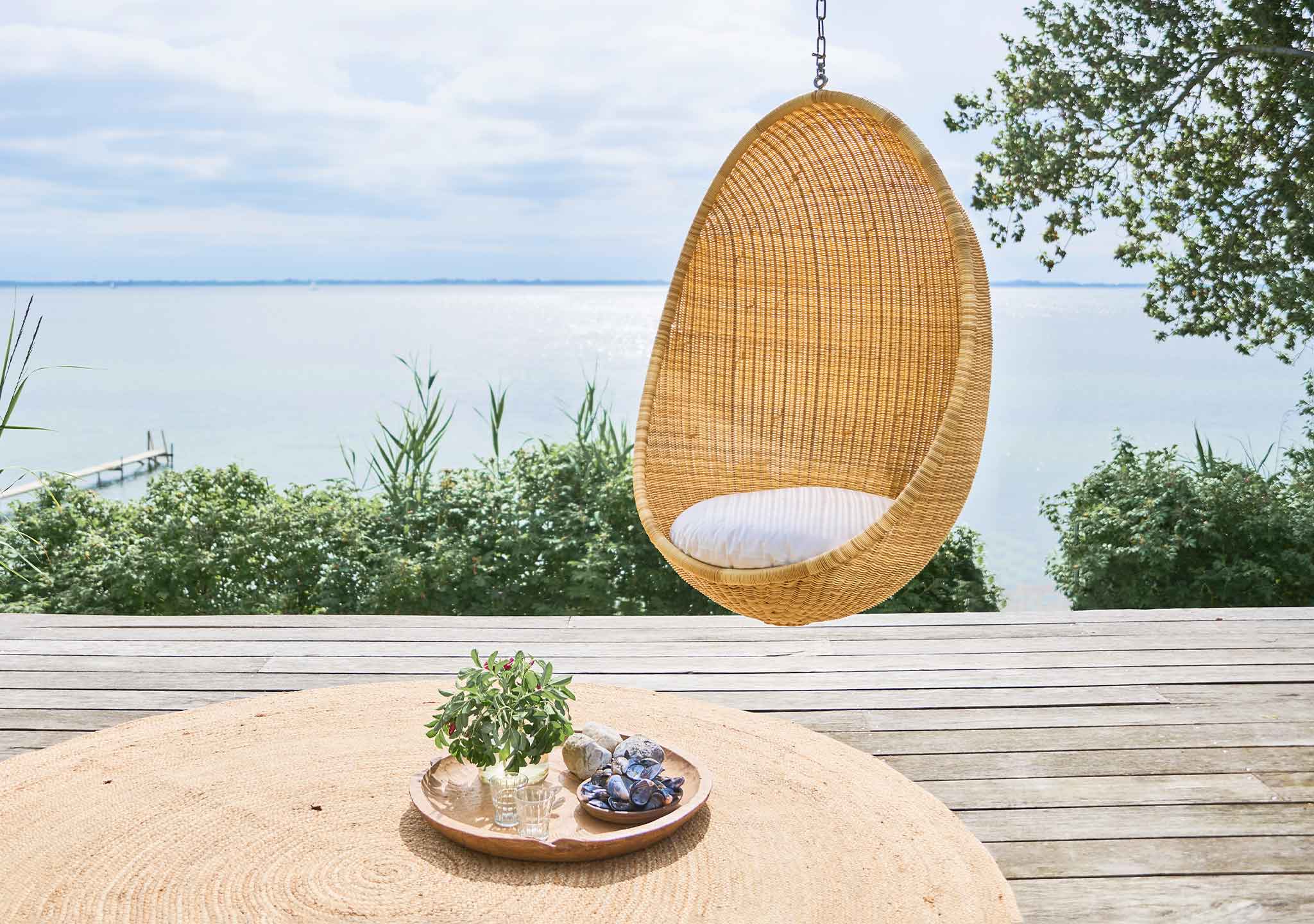 Exterior-Hanging-Egg-Chair-2 Exterior-Hanging-Egg-Chair-2