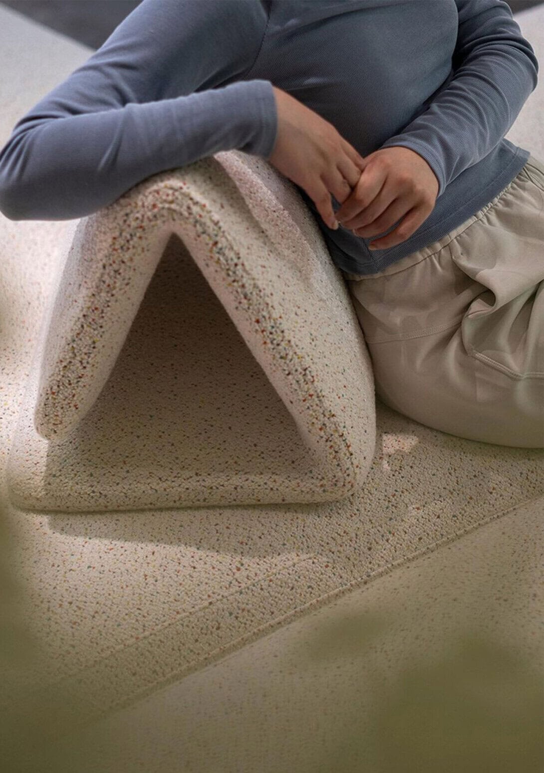 HC28 Origami Moveable Backrest