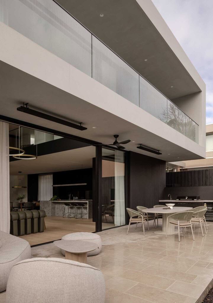 DOMO Deepdene Modern House Melbourne Sky Architect Arch Chris Murray